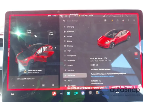 2021 Tesla Model 3 Standard Range Plus Rear-Wheel Drive z USA, uszkodzony, nr VIN 5YJ3E1EA5MF982864